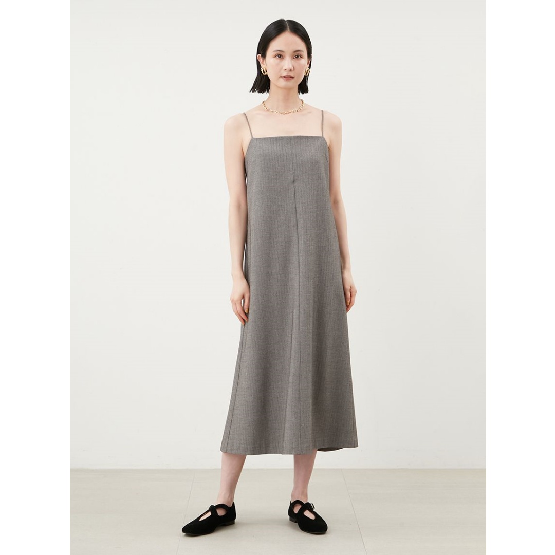 【DD外贸】 秋季新款 M 时尚吊带背心连衣裙优雅百搭纯色