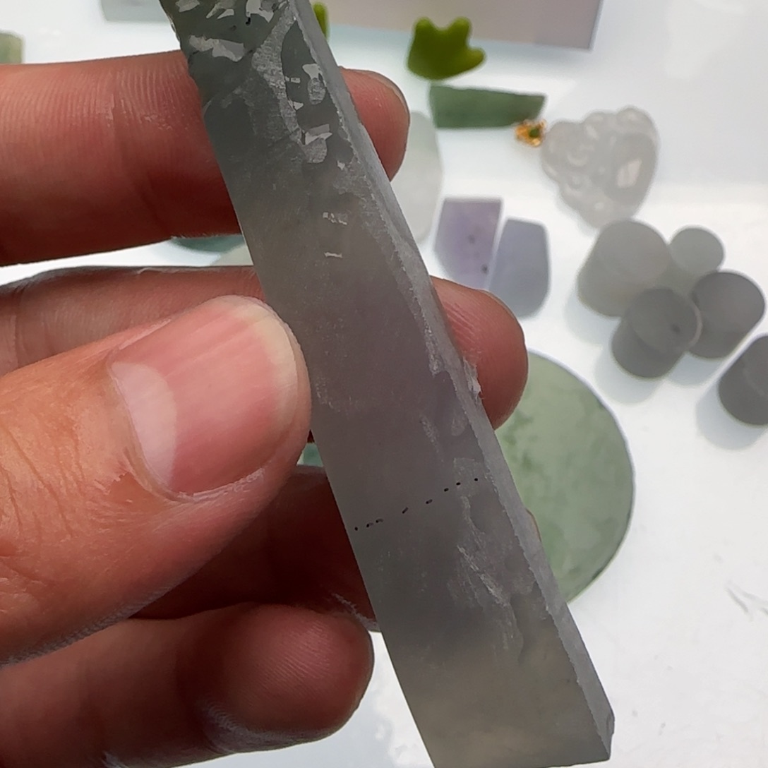 翡翠挂件未镶嵌金****工