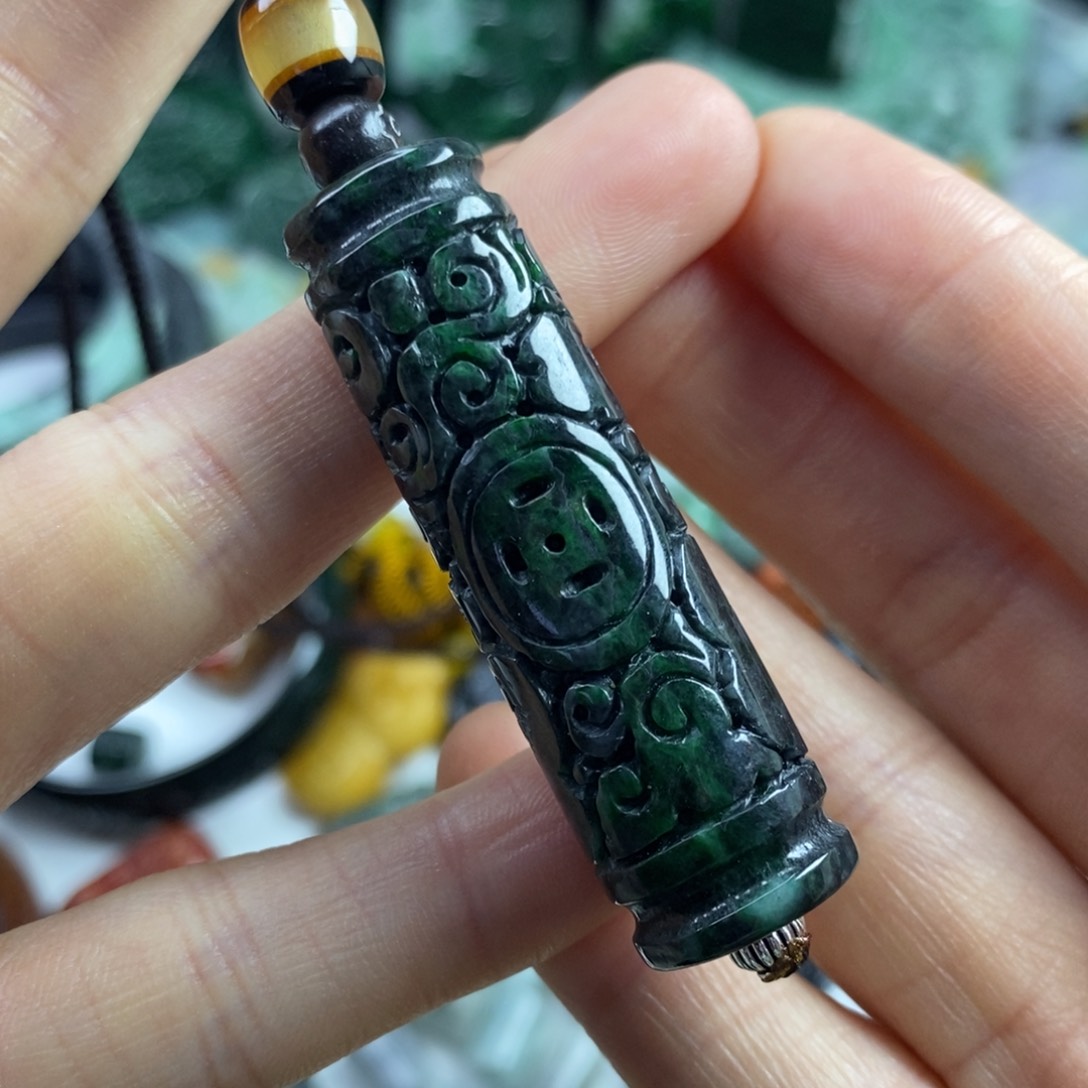 翡翠颈饰未镶嵌吊坠