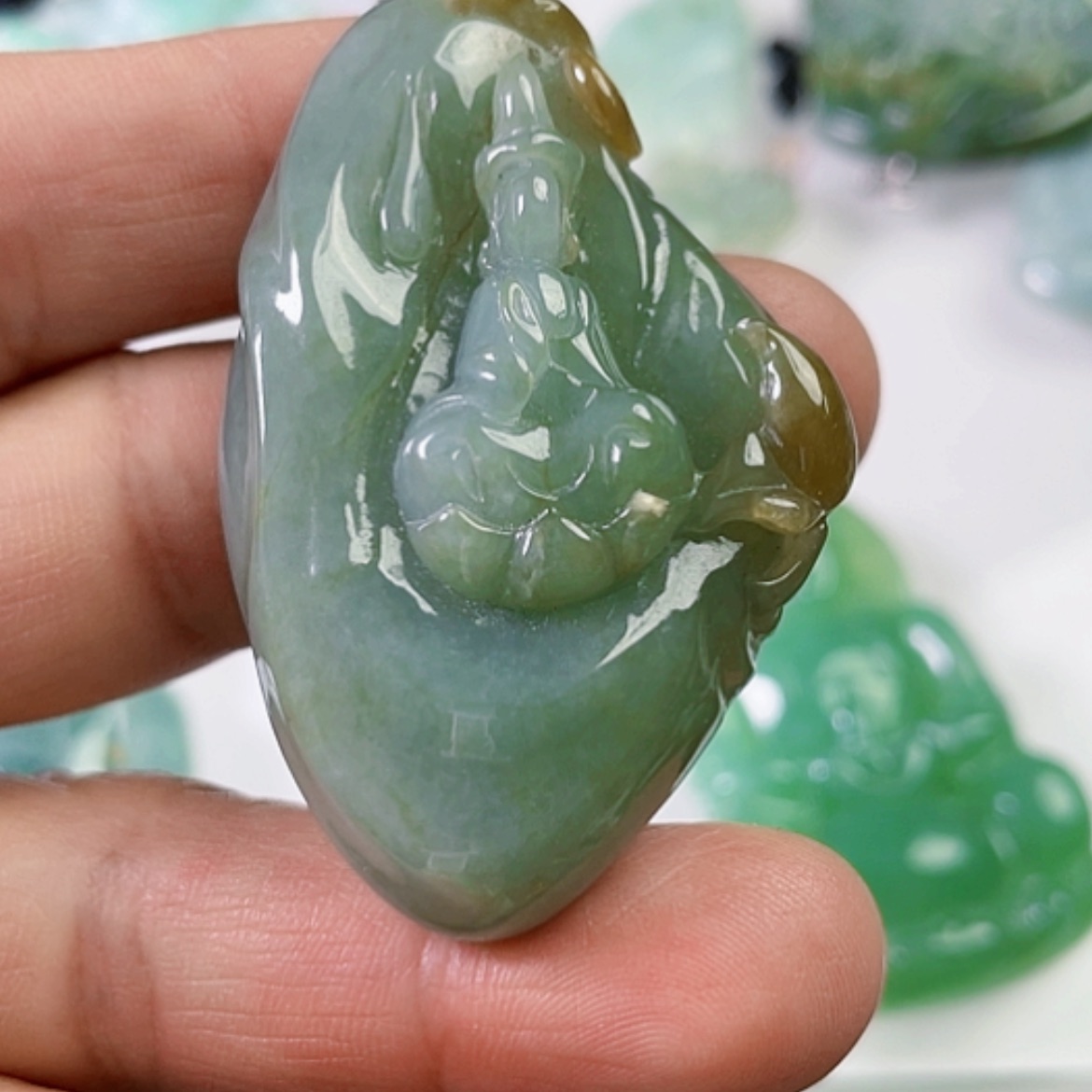 【闪购商品】翡翠吊坠(不含链)未镶嵌天然翡翠吊坠