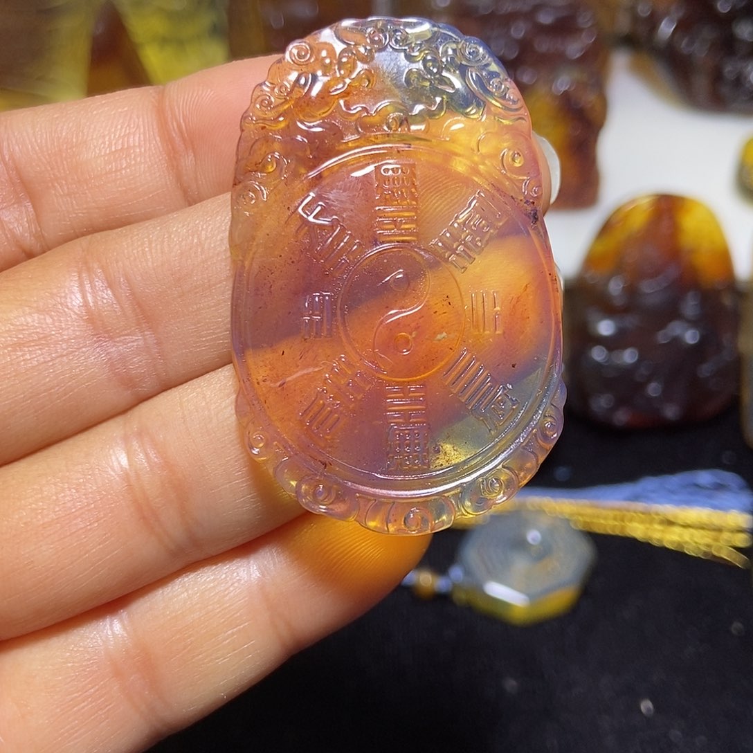 琥珀未镶嵌颈饰缅甸天然琥珀吊坠