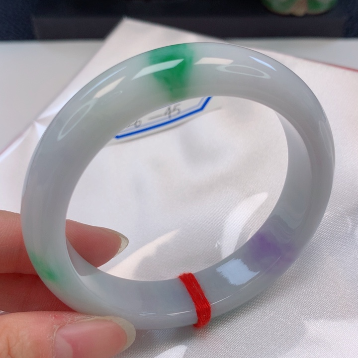 翡翠手镯未镶嵌54圈