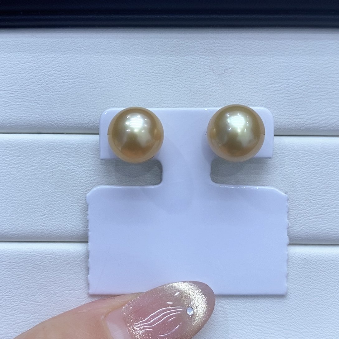 海水珍珠耳饰18K金镶嵌10到11点位
