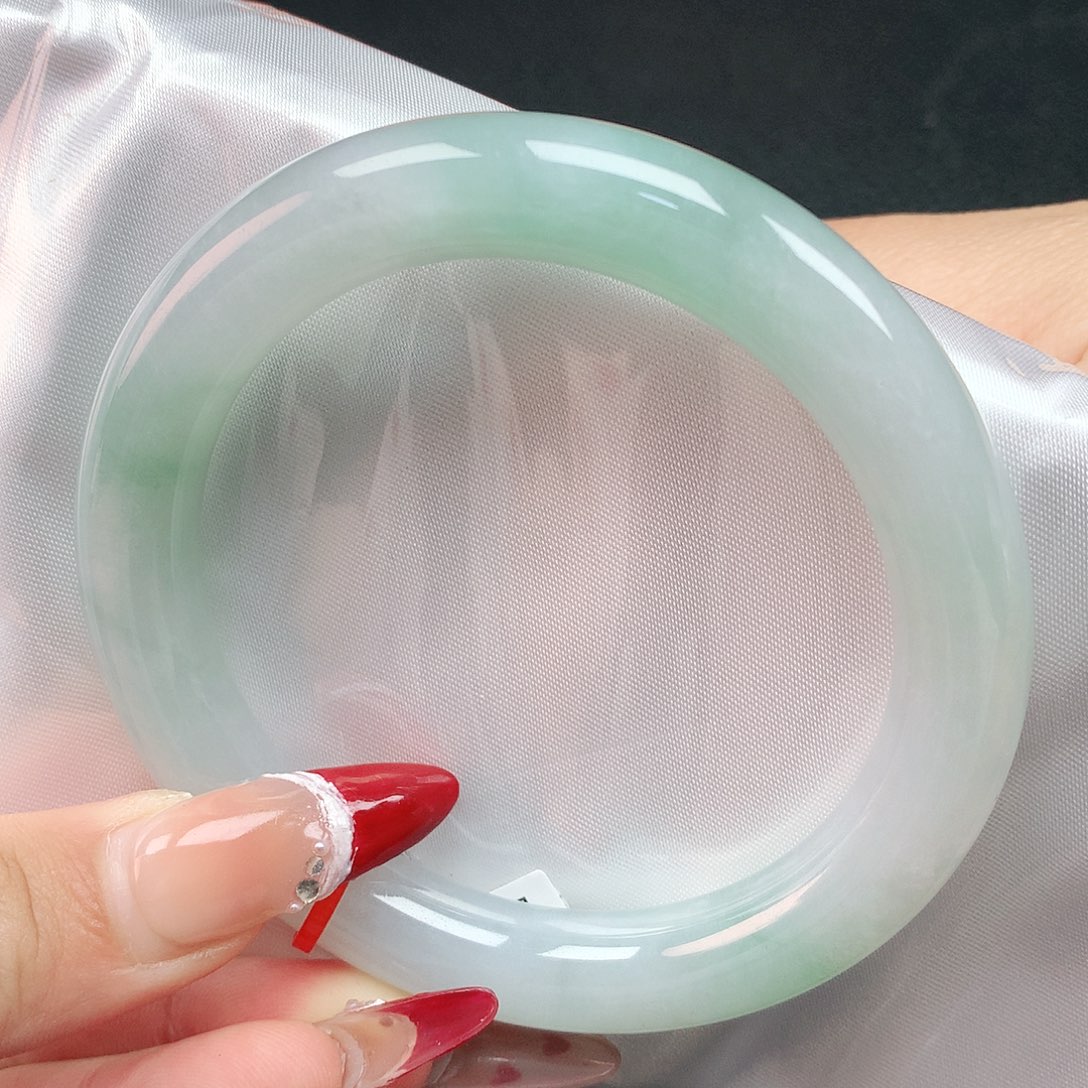 翡翠手镯未镶嵌58圈