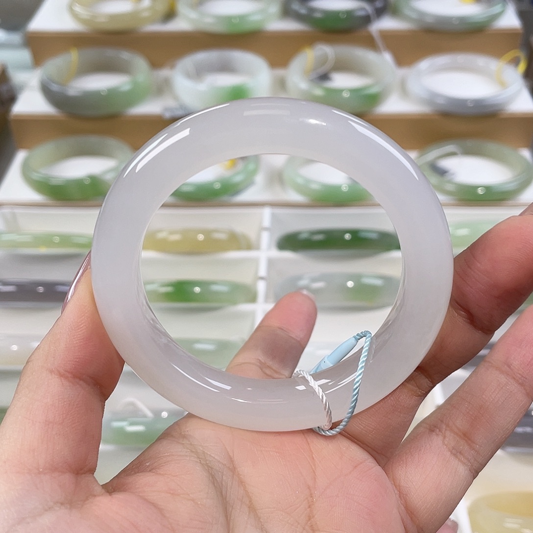 和田玉未镶嵌手镯高冰白 捡漏款