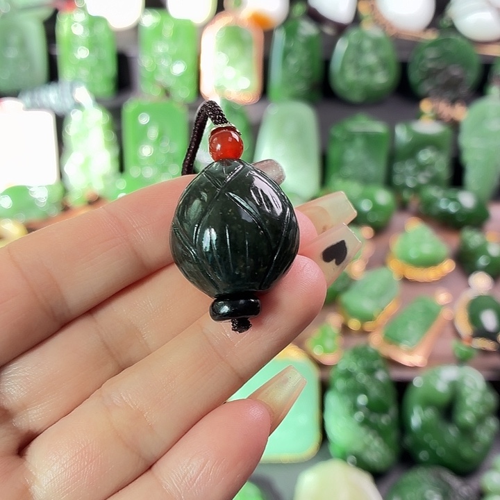 ****糊和田玉未镶嵌挂件