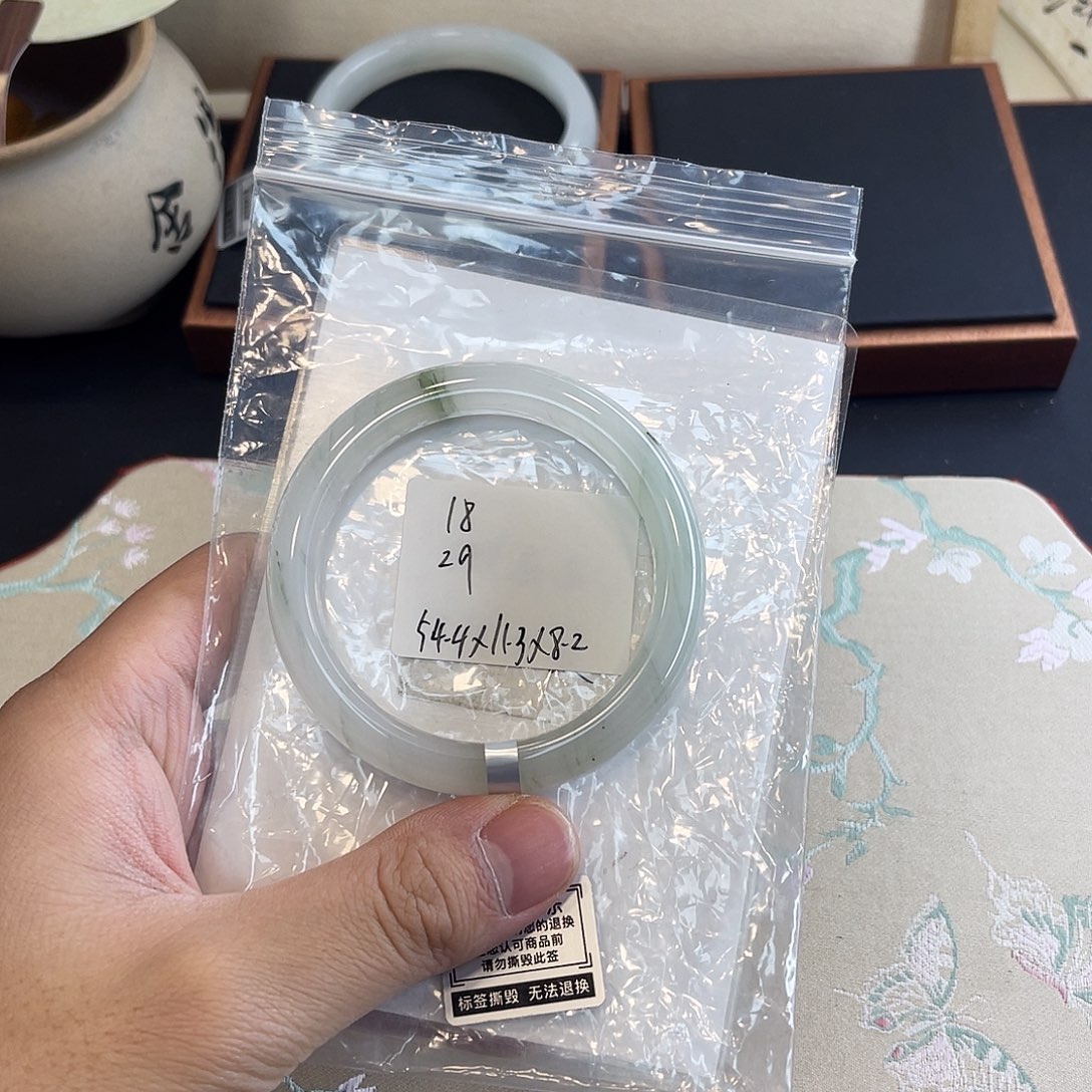 石英质玉未镶嵌手镯18