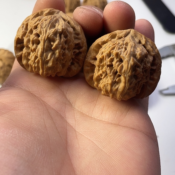 文玩核桃吊坠1三角白