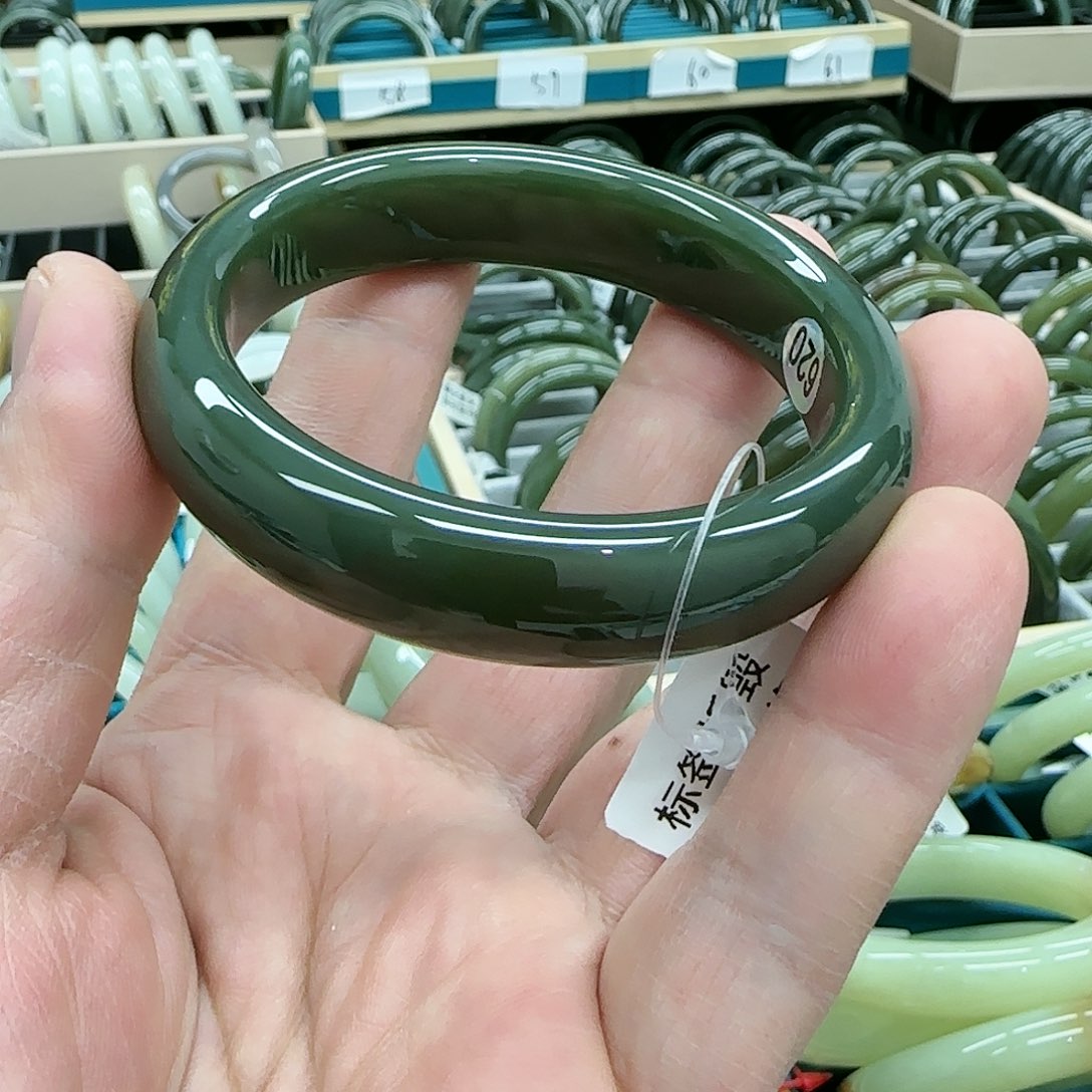 和田玉手镯未镶嵌用****7