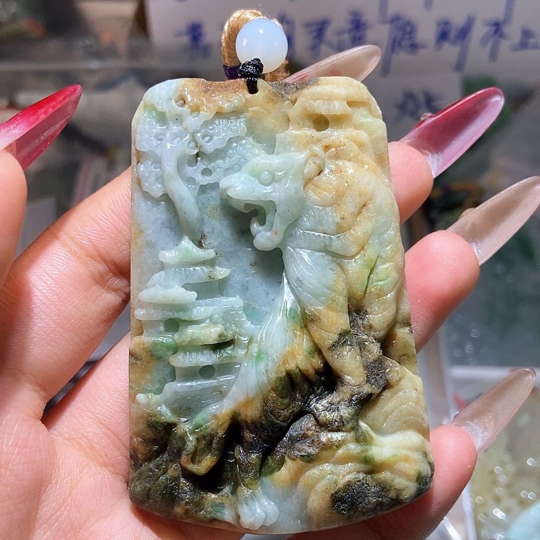 翡翠颈饰未镶嵌天然