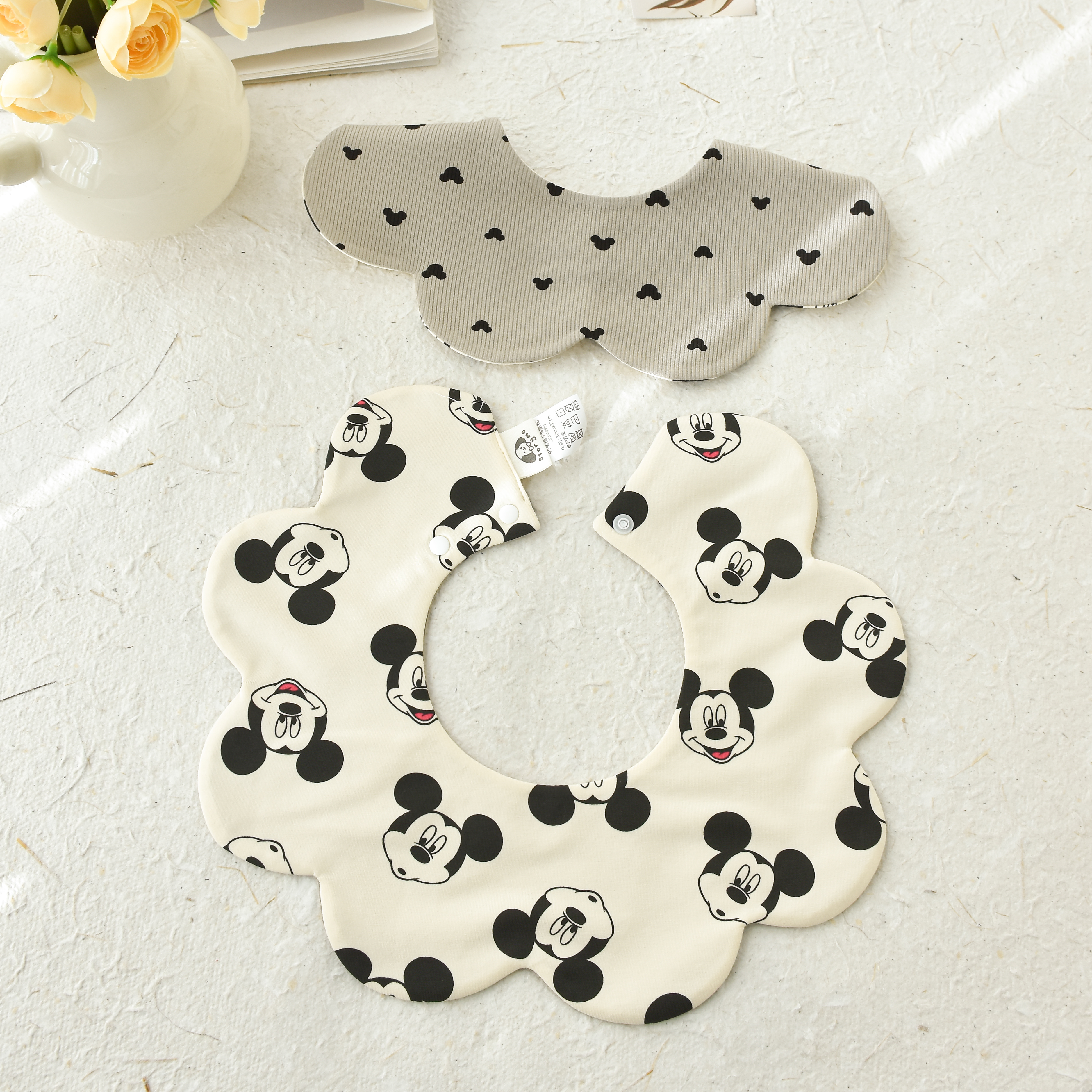 [y304]剪影米奇头口水巾围兜新生儿防吐奶柔软透气可爱ins风