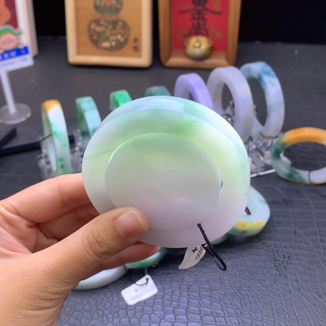 定制翡翠未镶嵌翡翠手镯