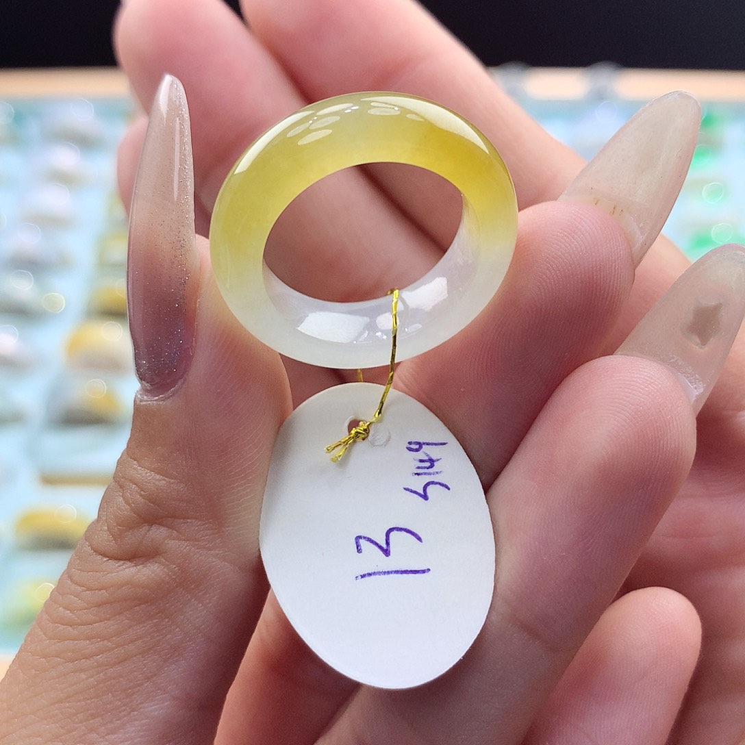 翡翠未镶嵌戒指13圈