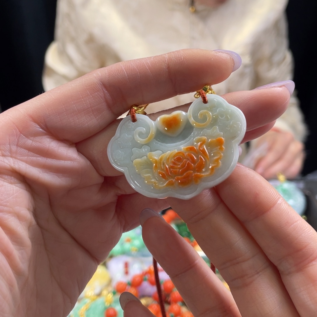 翡翠颈饰未镶嵌代编织