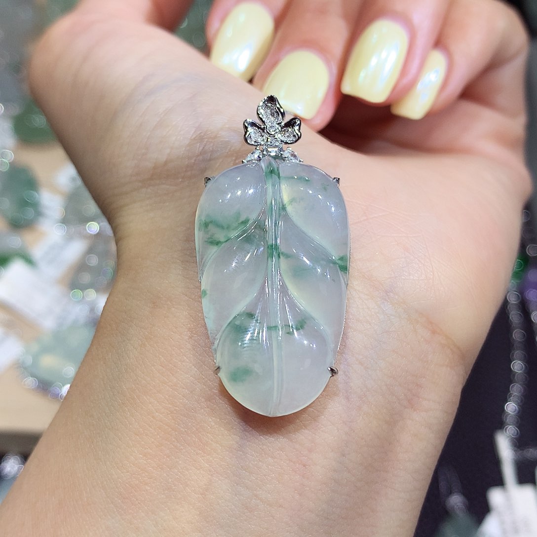 翡翠18K金镶嵌颈饰翡翠