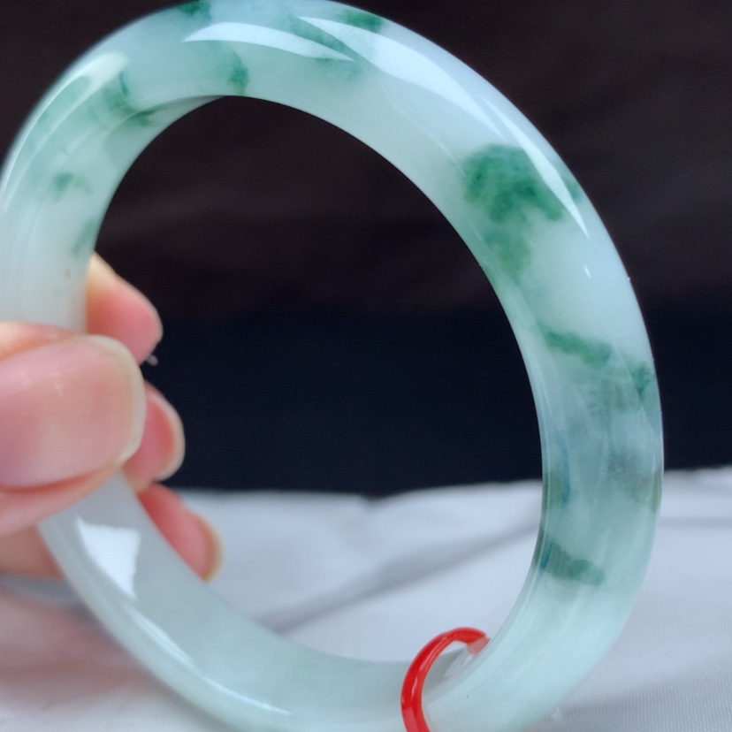 【闪购商品】翡翠未镶嵌手镯96748，