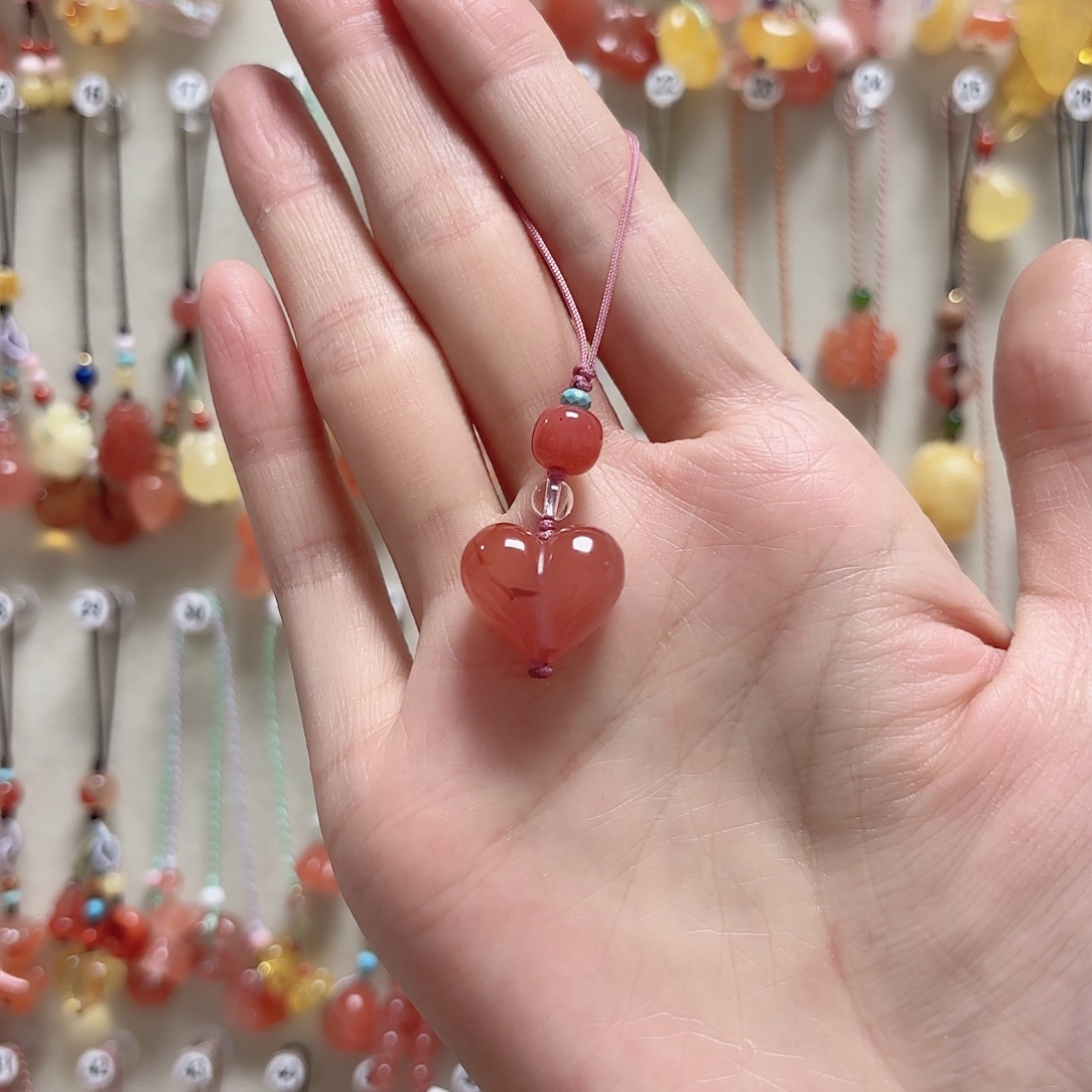 南红玛瑙未镶嵌吊坠(赠链)