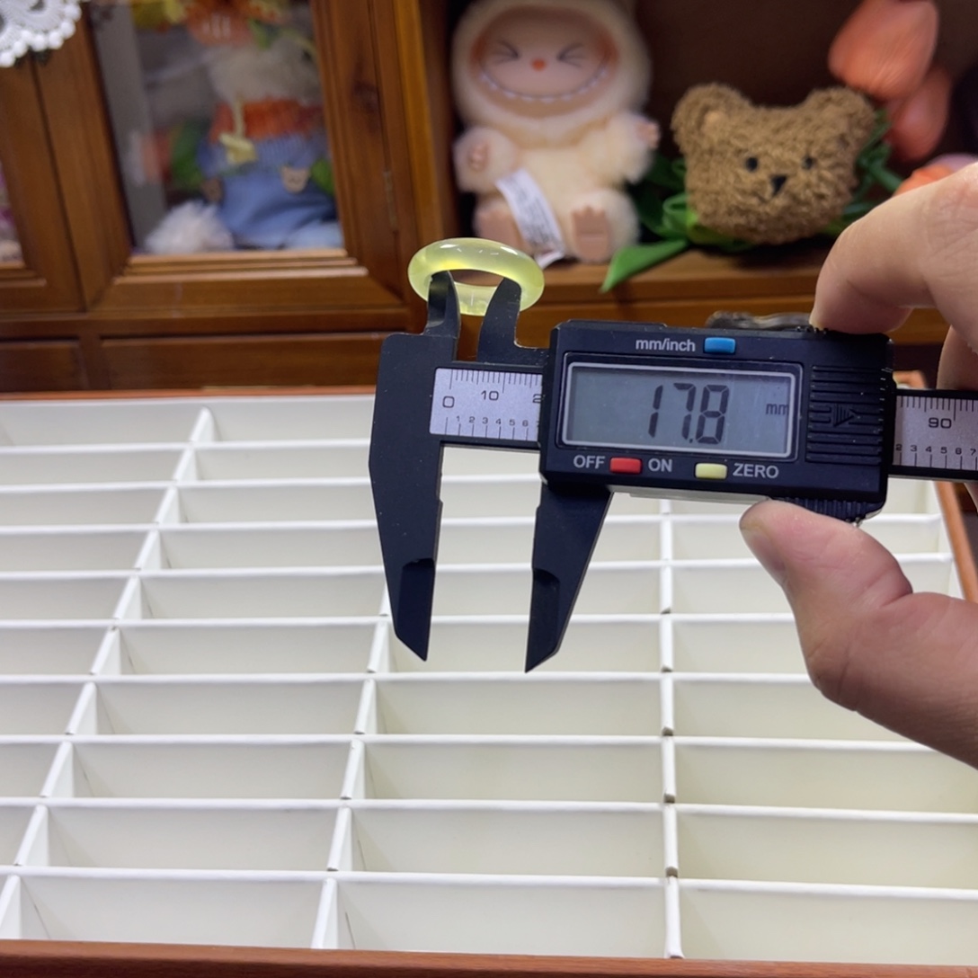 蛇纹石玉未镶嵌手镯406