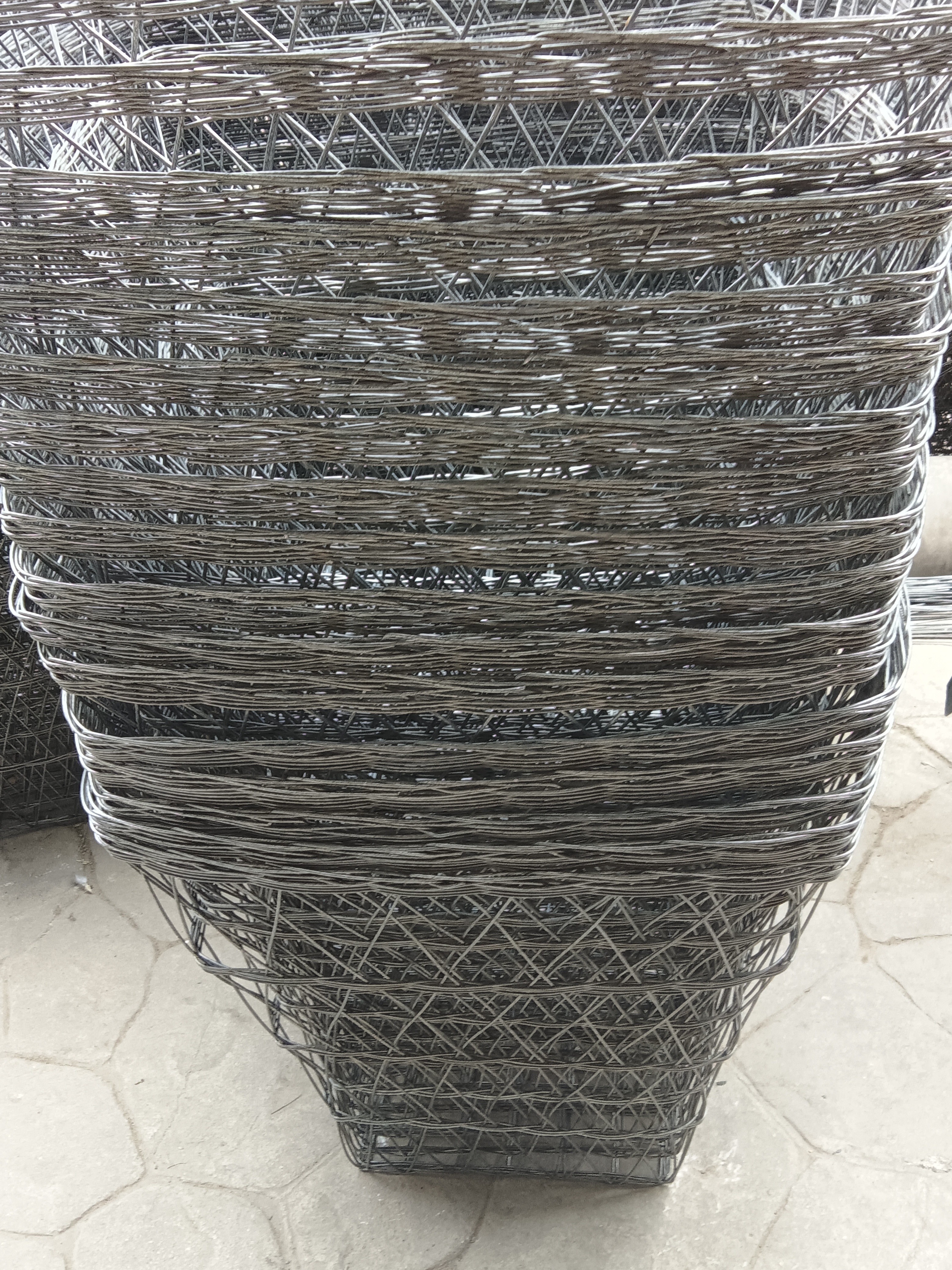 厂家批发粗钢丝背篓坚底带加厚背系口长53口宽45高60防水