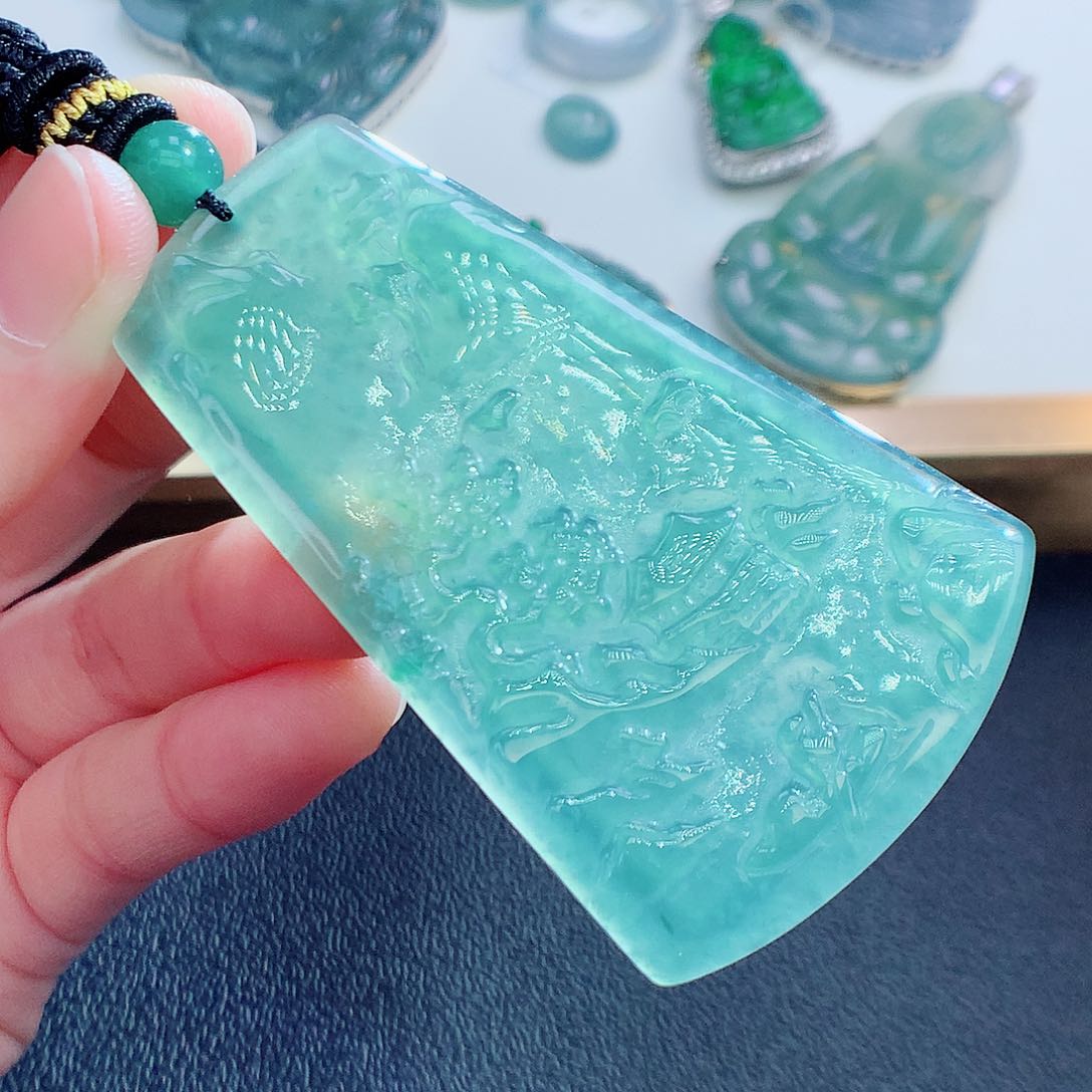 翡翠颈饰未镶嵌翡翠