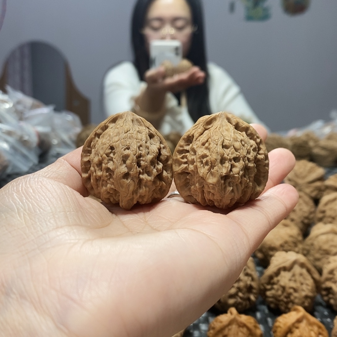 桃核吊坠狮子毛35