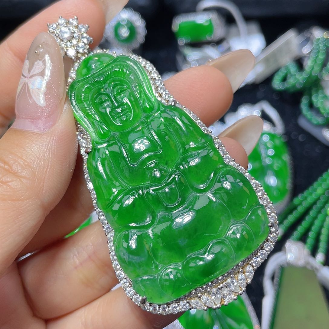 翡翠颈饰银S925镶嵌翡翠