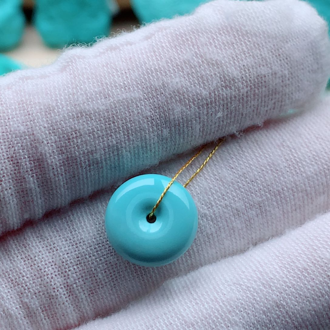 绿松石颈饰未镶嵌