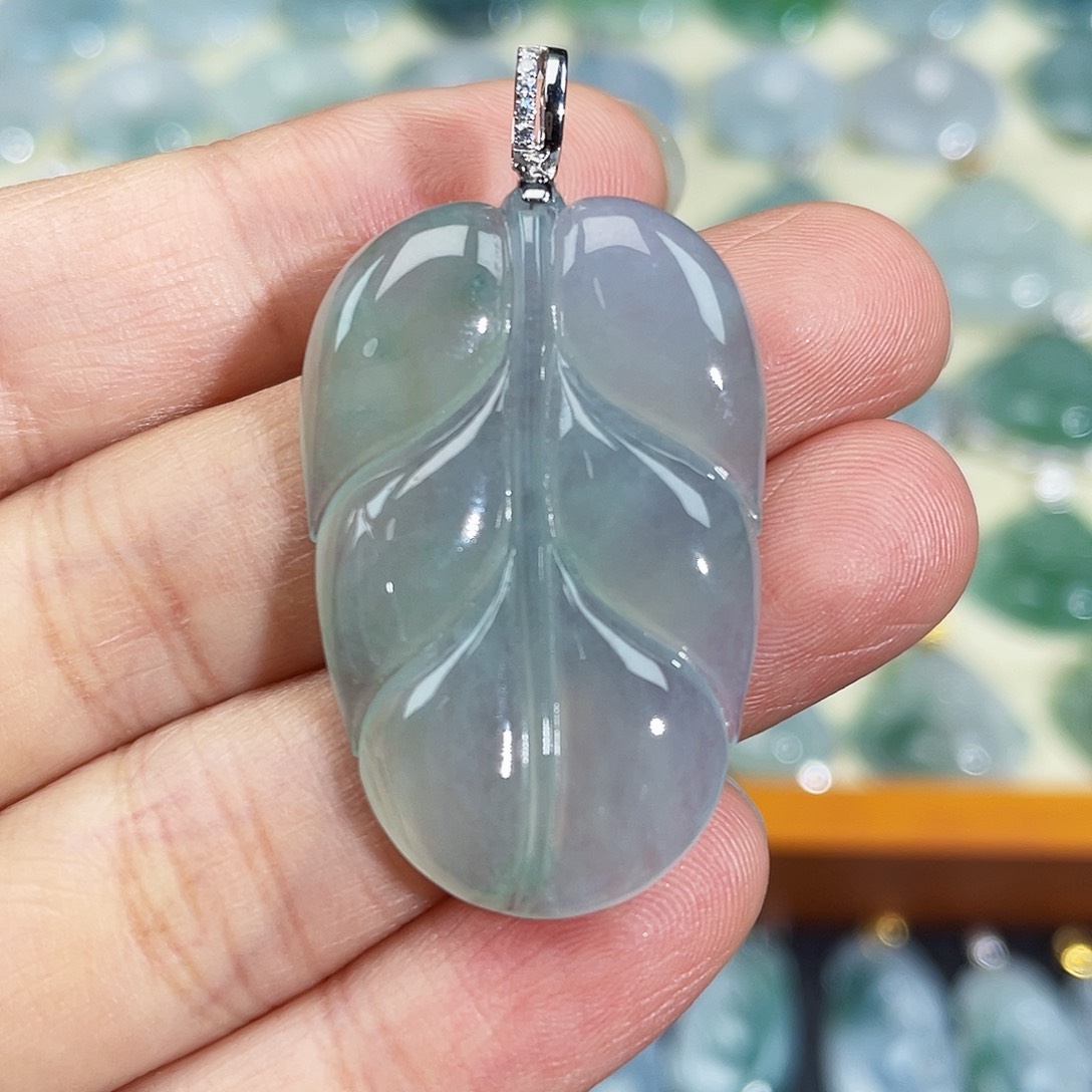 翡翠颈饰18K金镶嵌吊坠