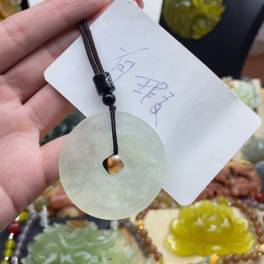 未镶嵌蛇纹石玉颈饰