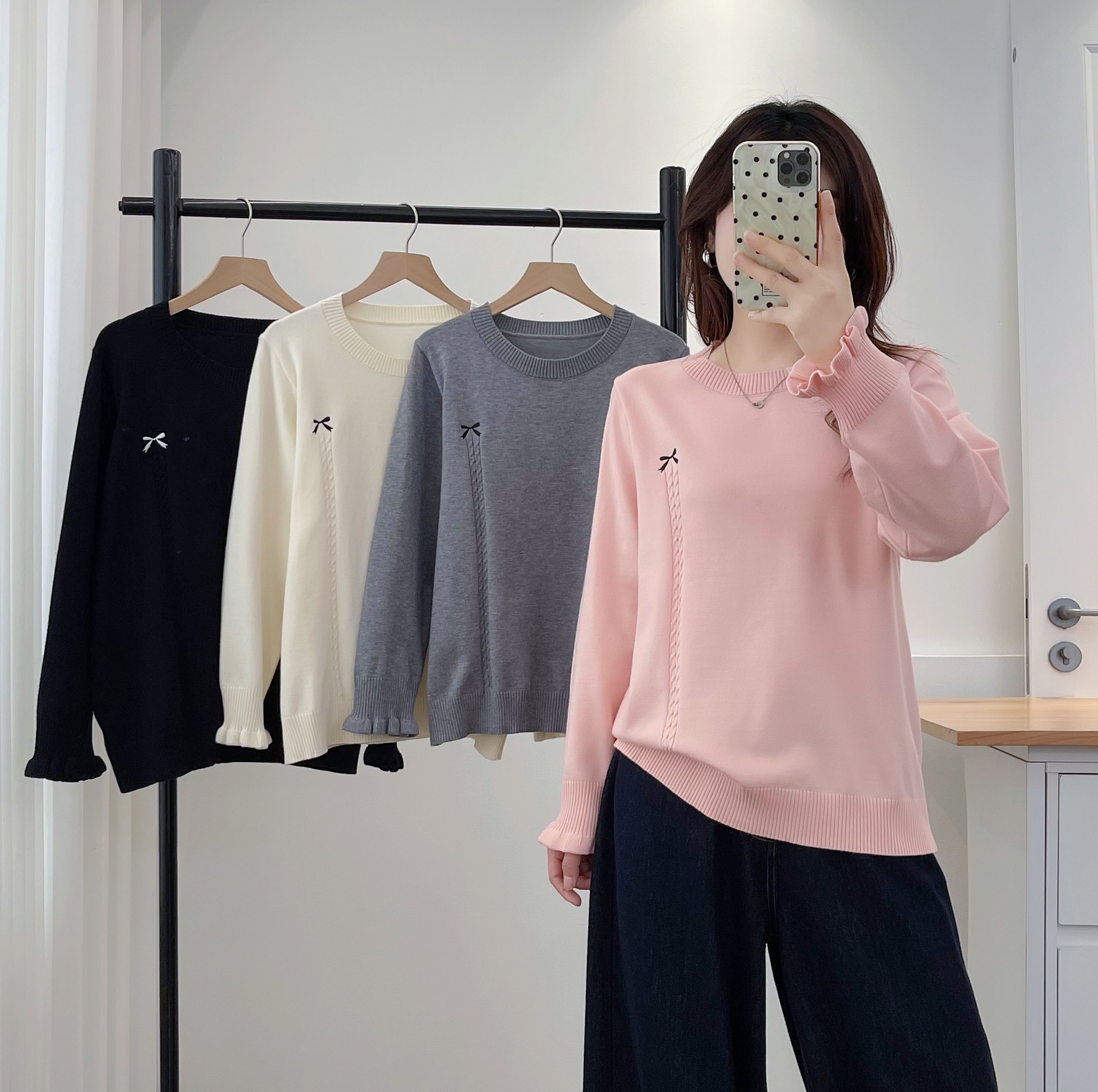 2025秋季新款圆领刺绣针织衫时尚百搭纯色打底毛衣花苞袖上衣秋冬