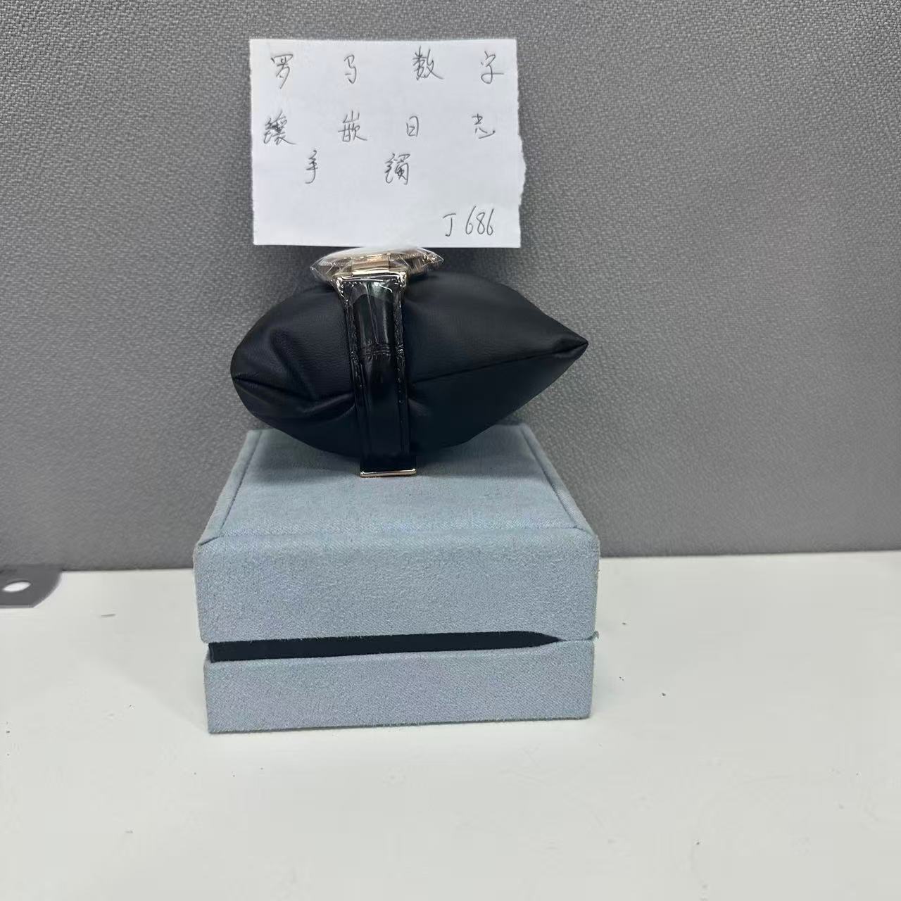 钛钢合成锆石手镯 罗马数字镶嵌日志手镯 ZF-J686