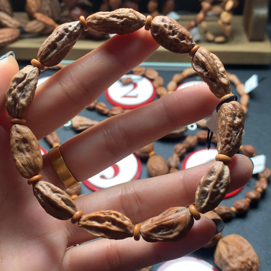 文玩核桃手串102葡萄干