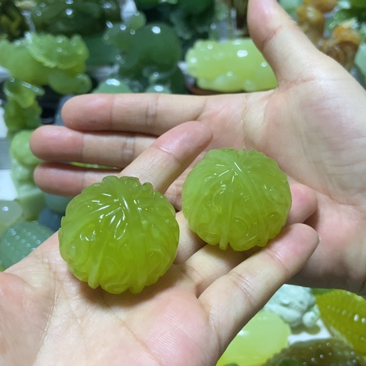 【闪购商品】未镶嵌蛇纹石玉把件荔**?