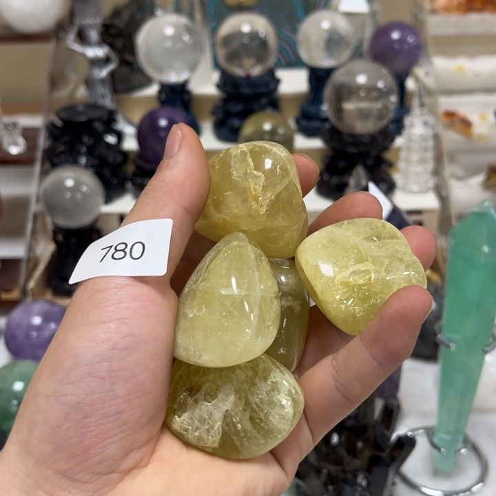 未镶嵌水晶大型摆件（非配饰）