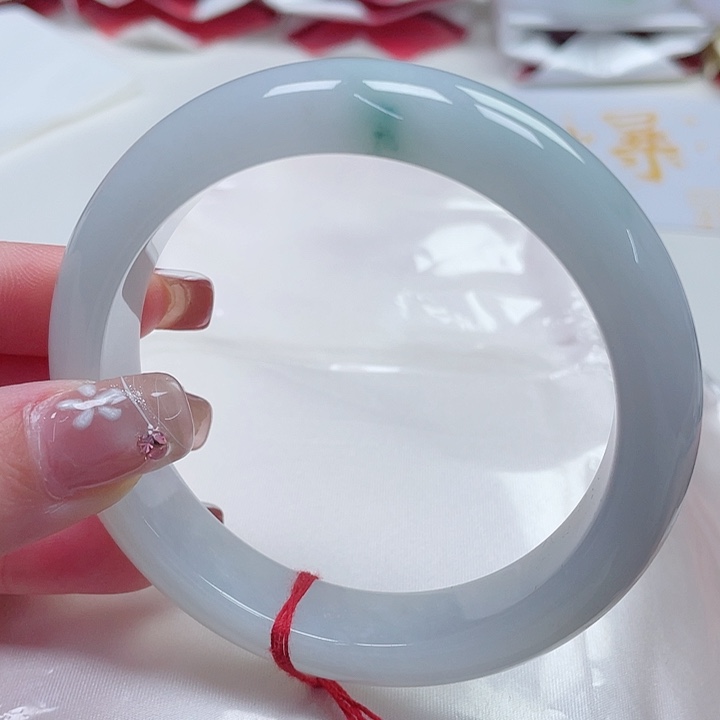 翡翠手镯未镶嵌缅甸