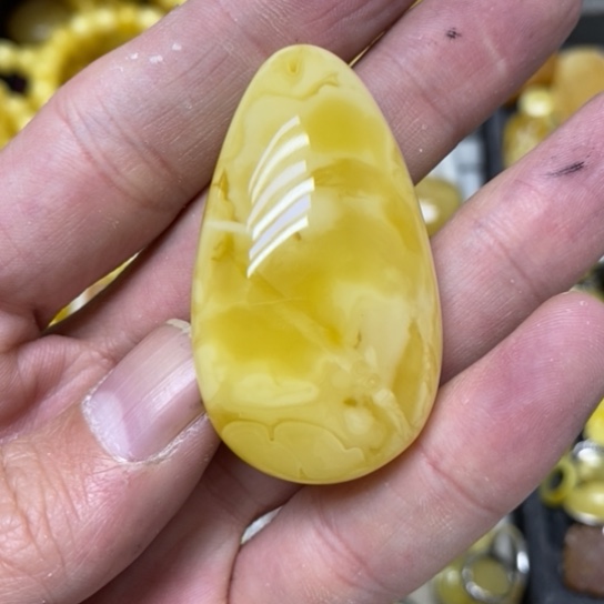 蜜蜡裸石未镶嵌吊坠