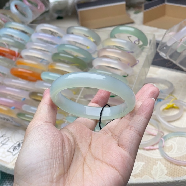 玛瑙/玉髓未镶嵌手镯58圈口