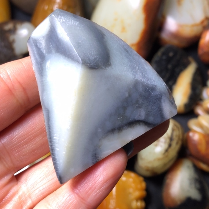 和田玉未镶嵌珠宝奇石