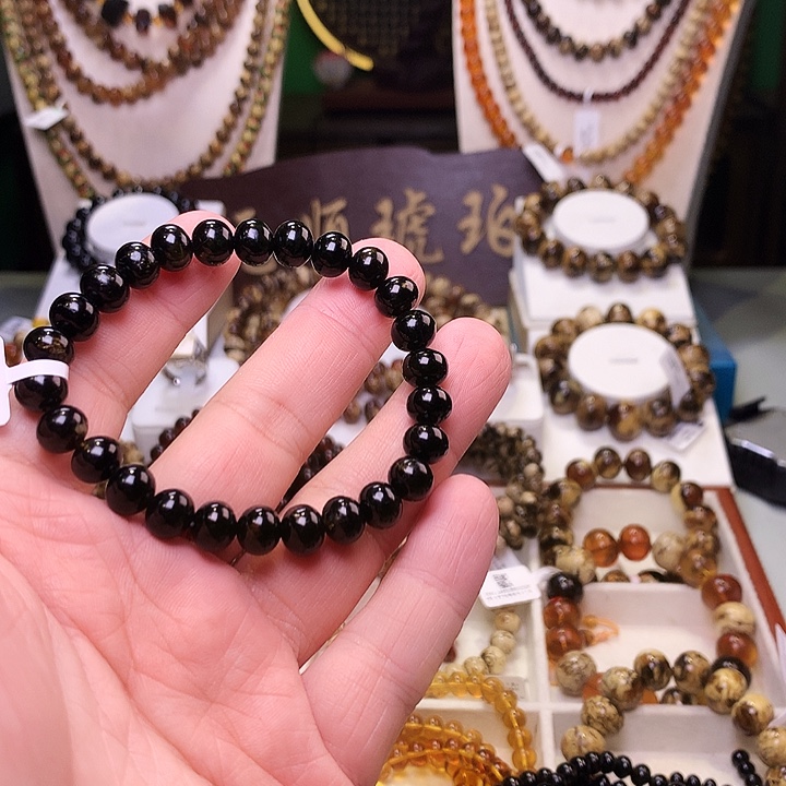 璐****琥珀未镶嵌裸石8*266