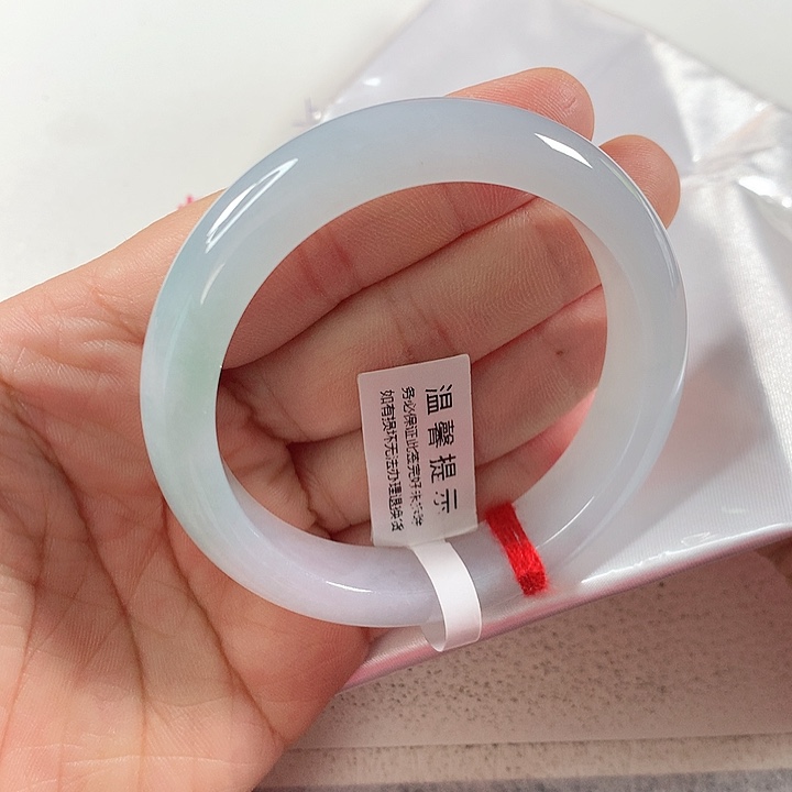 翡翠手镯未镶嵌①④①