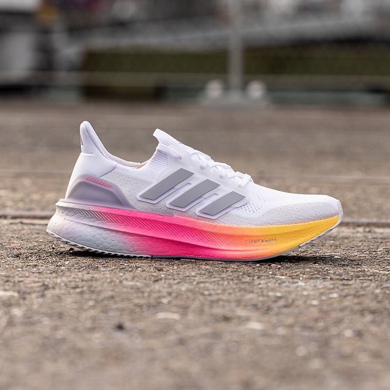 Adidas/阿迪达斯跑步系列ULTRABOOST 5夏季透气男子跑步鞋ID8810