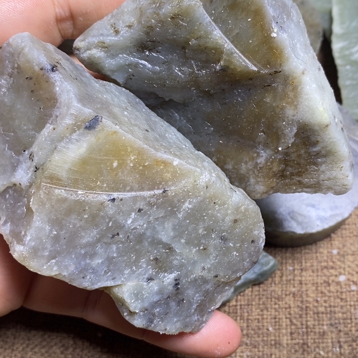 和田玉（糖玉）未镶嵌挂件