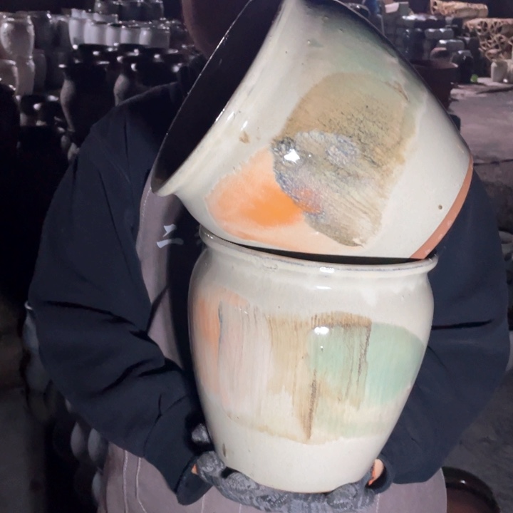 紫砂花盆口20高21瑕疵瑕疵