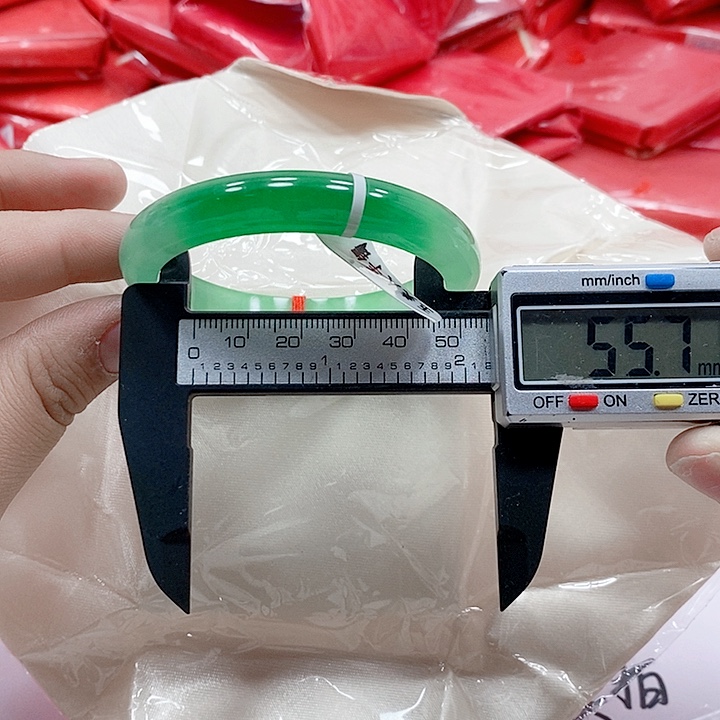 翡翠手镯未镶嵌28                 