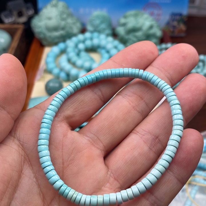 绿松石颈饰未镶嵌