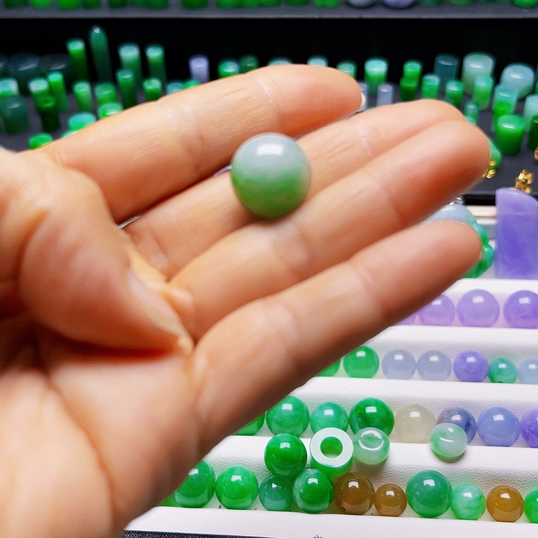 郎***～翡翠散珠卡14.4mm圆珠