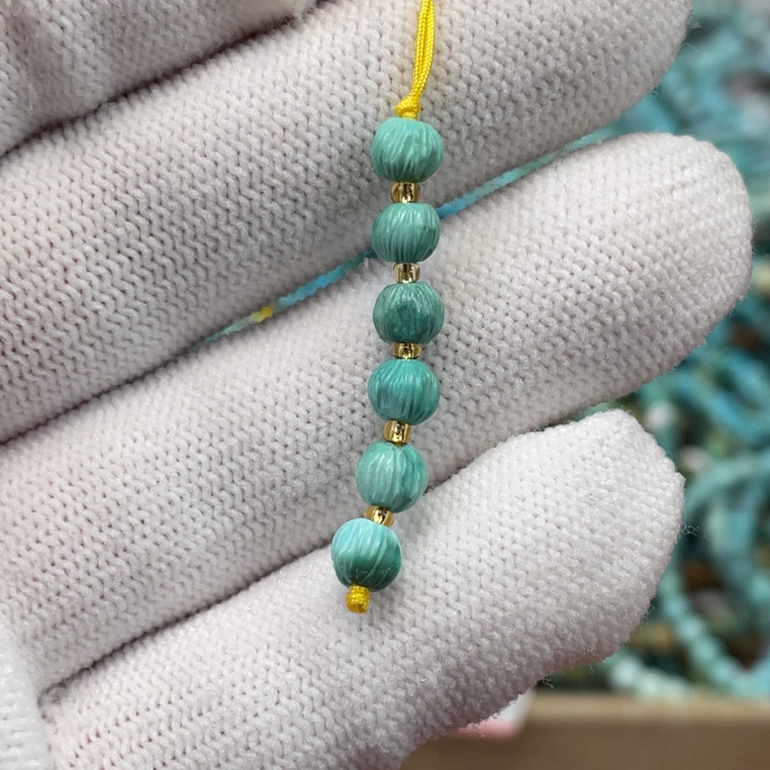 绿松石未镶嵌挂件