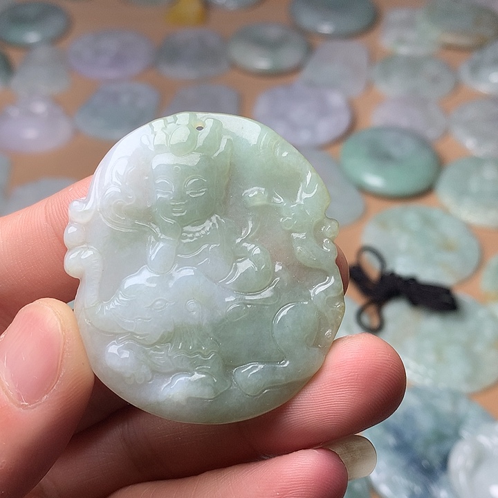 翡翠未镶嵌颈饰普贤