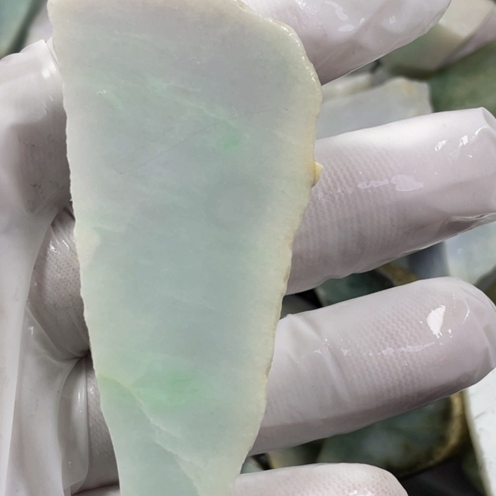 翡翠吊坠(不含链)未镶嵌天然翡翠边角料