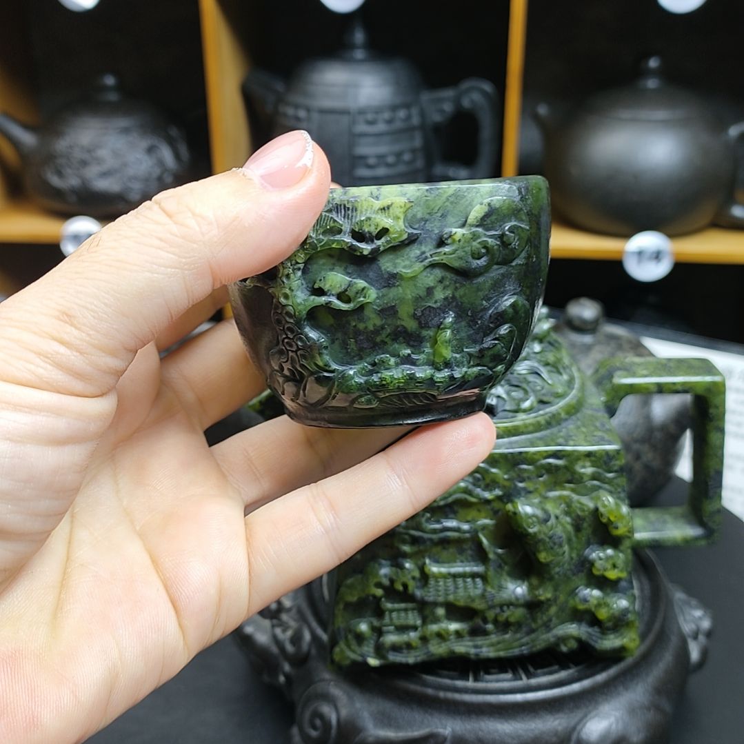 紫砂茶壶共***?一壶一杯藏玉套装